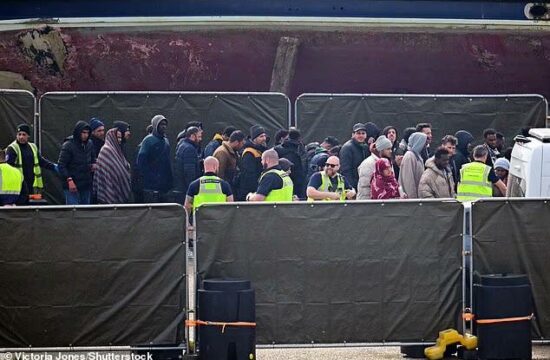 IRANSKE MIGRANTER ANKOMMER CALAIS – ADVARER OM NY FLYKTNINGBØLGE